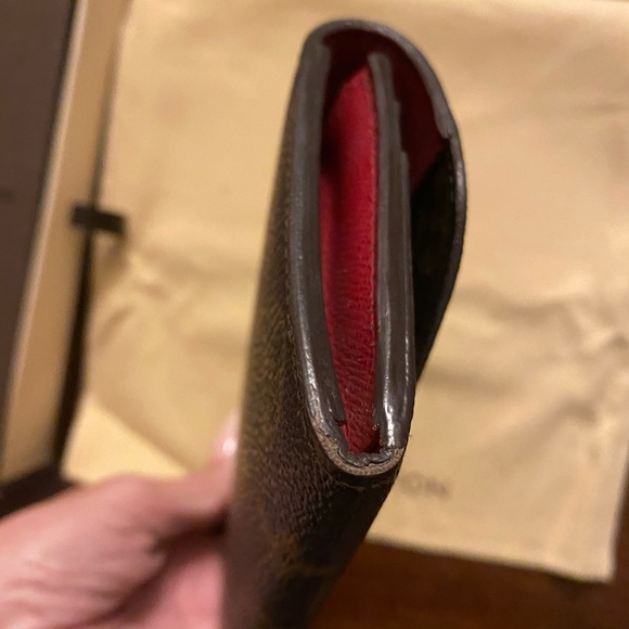 Louis Vuitton Emilie Wallet - Picture 3 of 15